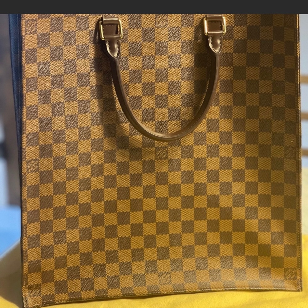 Louis Vuitton monogram sac plat cerise. Authentic and like new!